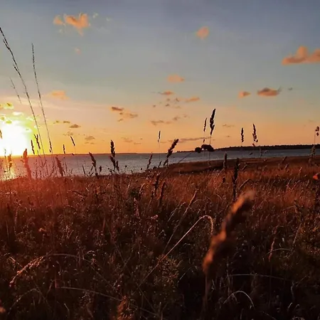 بيت للعطل Charming Harbor Cottage-by Traum *