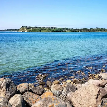 Charming Harbor Cottage-by Traum *