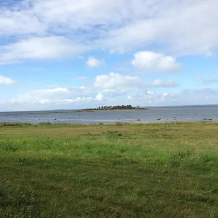 Charming Harbor Cottage-by Traum